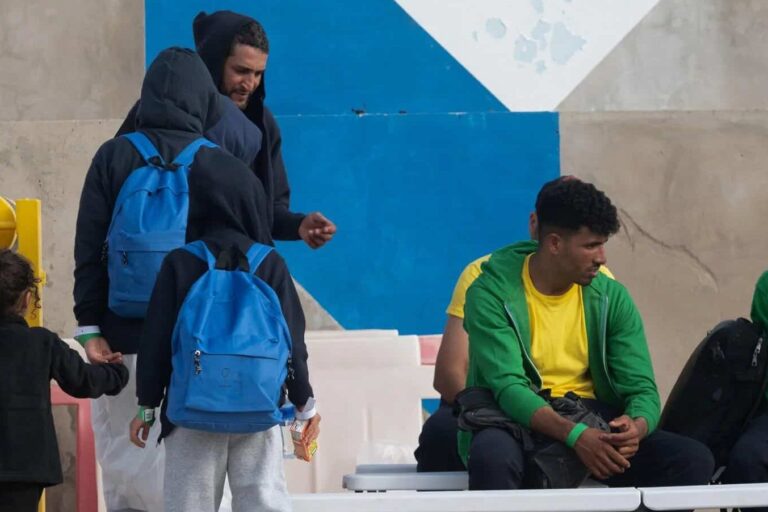 CULMINAN LOS TRÁMITES PARA EL TRASLADO DE CIEN MENORES INMIGRANTES DESDE CANARIAS 30-10-25