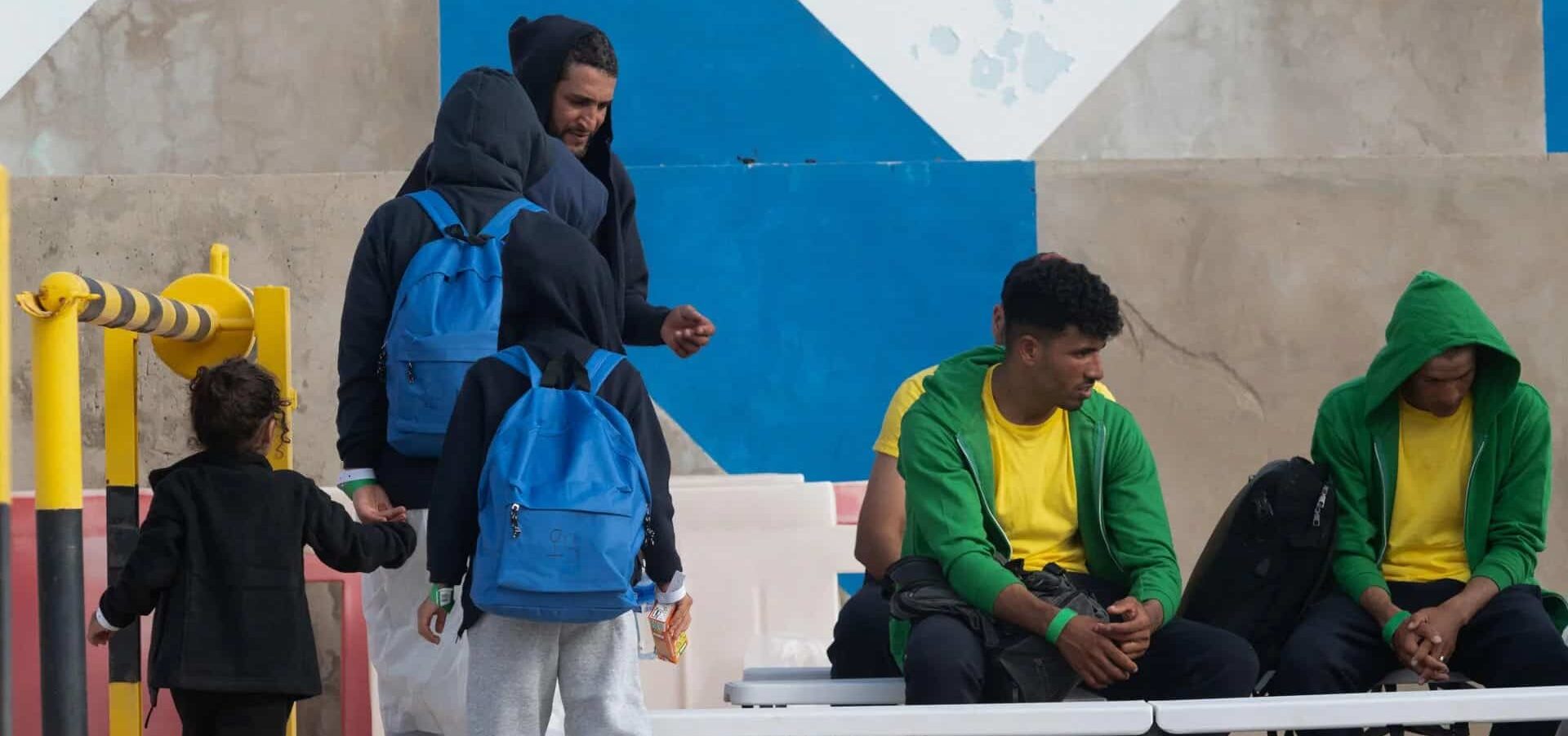 CULMINAN LOS TRÁMITES PARA EL TRASLADO DE CIEN MENORES INMIGRANTES DESDE CANARIAS 30-10-25