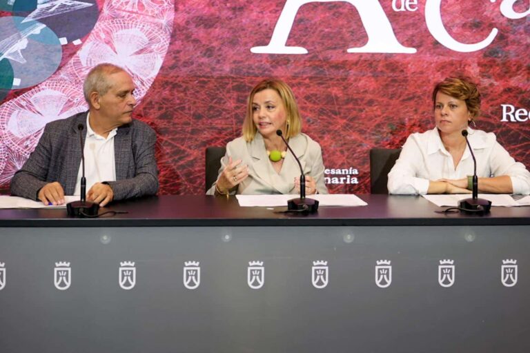 FOTO-PRESENTACIÓN-FERIA-ARTESANÍA-CANARIAS-1