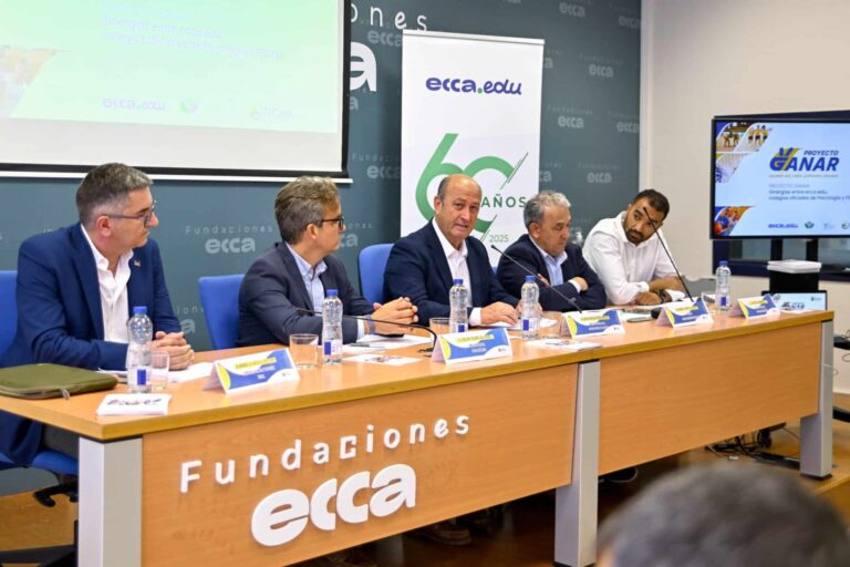 FOTO. Acuerdo de colaboración del Proyecto Ganar con ecca.edu, Colegios Oficiales de Psicología y FECAM (2)