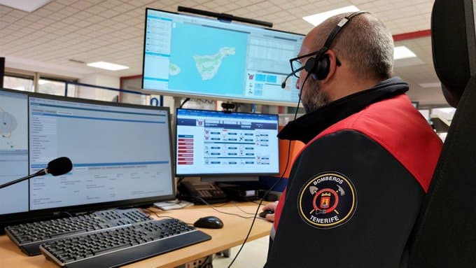 HOMBRE FALLECIDO TRAS LA SALIDA DE LA VÍA DE UN VEHÍCULO EN LA TF-82 EN ADEJE 2-10-25