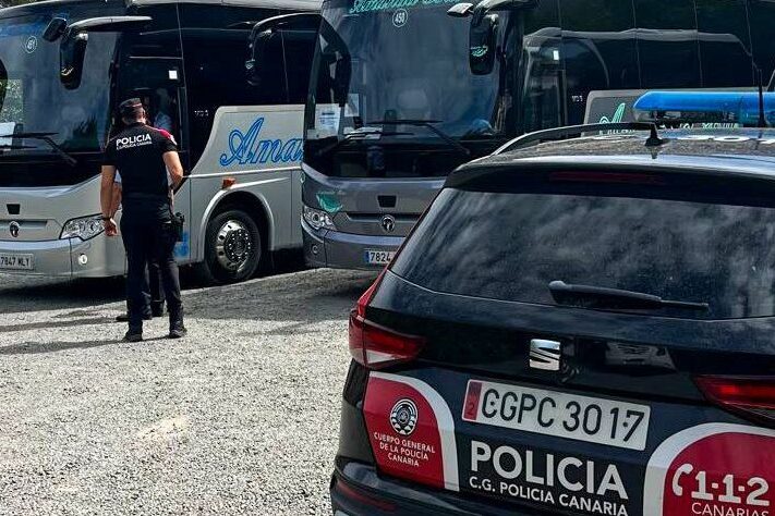 LA POLICÍA CANARIA IDENTIFICA A DOS FALSOS GUÍAS TURÍSTICOS EN GRAN CANARIA 13-10-25
