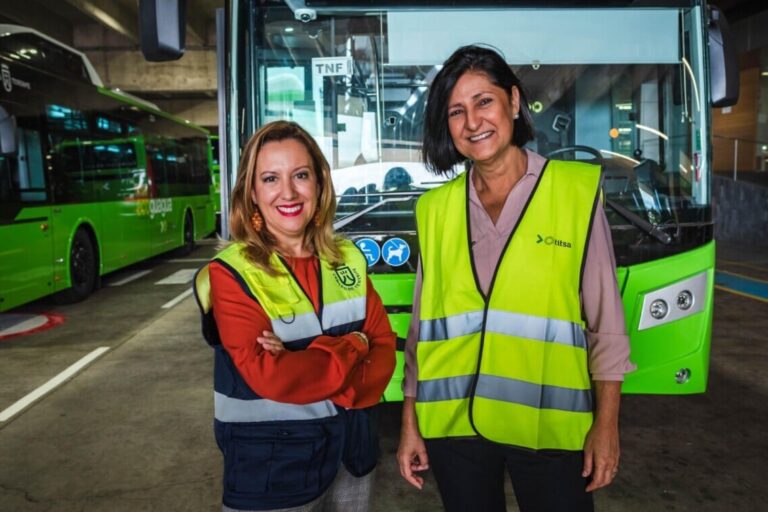 LA-PRESIDENTA-ROSA-DAVILA-Y-LA-CONSEJERA-DE-MOVILIDAD-EULALIA-GARCIA-1200×801-1-e1750246953770