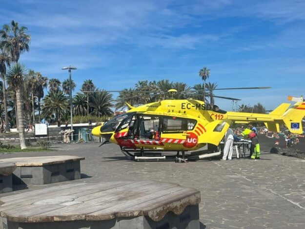 MENOR RESCATADA EN HELICÓPTERO DE UN SEMIAHOGAMIENTO EN UNA PISCINA DE PUERTO DE LA CRUZ 26-10-25