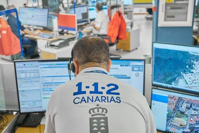 RESCATADO EN HELICÓPTERO UN HOMBRE TRAS CAER EN UN ACANTILADO EN ARUCAS 9-10-25