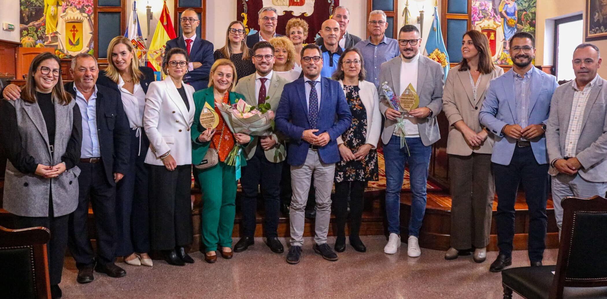 271125 Entrega de medallas al m�rito por a�os de servicio y jubilaci�n personal municipal 2025
