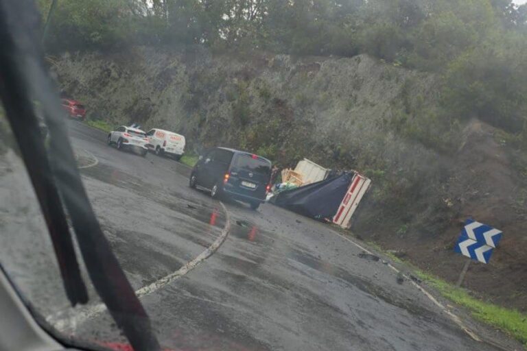ACCIDENTE DE UN CAMION-FALLECIDO EN EL PASO2 12-11-25
