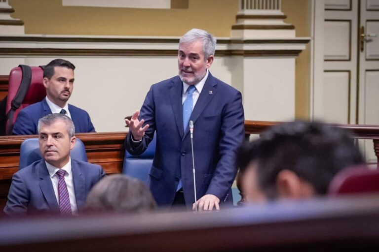 CLAVIJO-EL DECRETO CANARIO-PARLAMENTO DE CANARIAS 11-11-25
