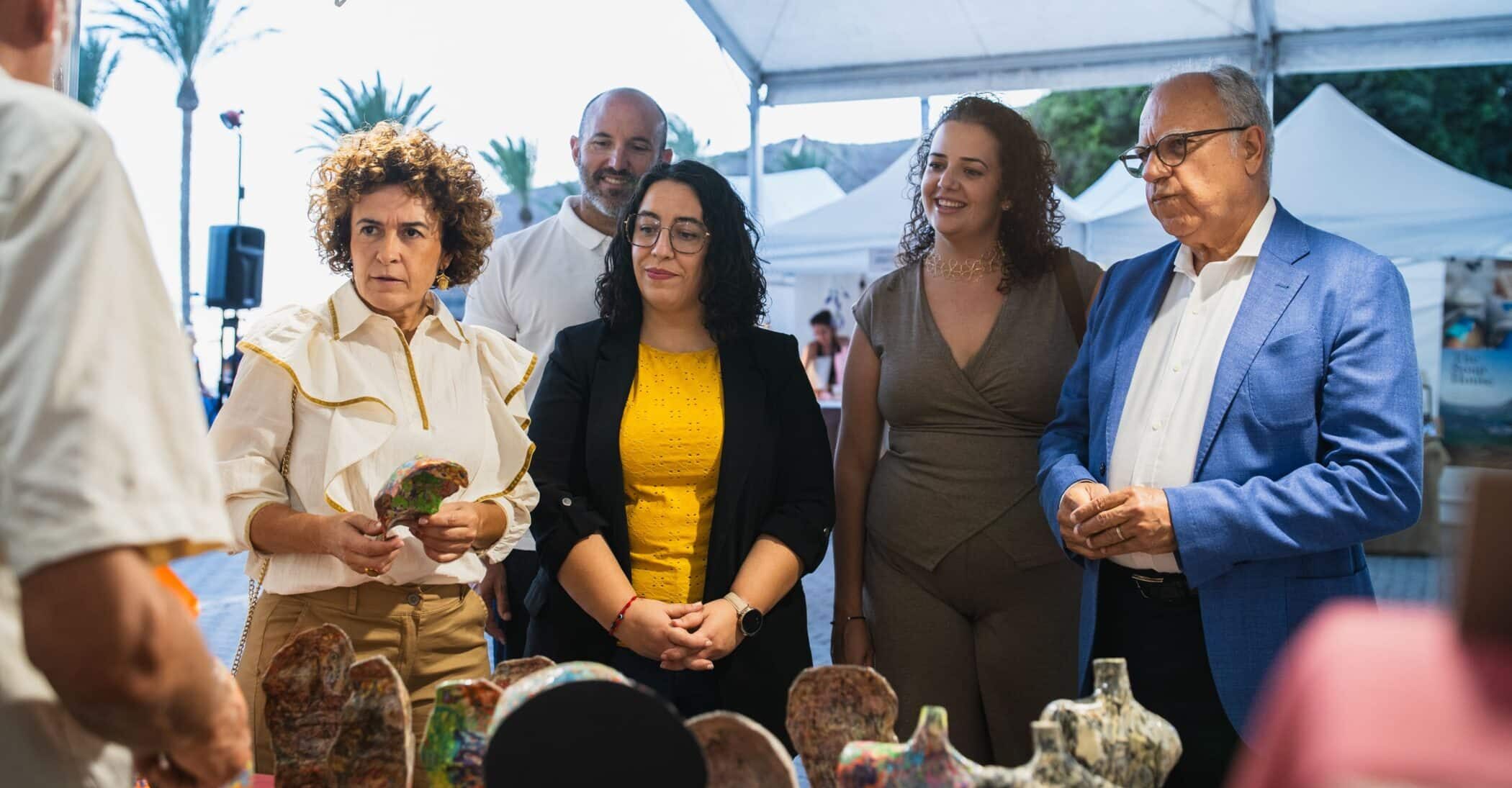 Casimiro Curbelo, Angélica Padilla, Cristina Ventura y Libertad Ramos durante la visita.