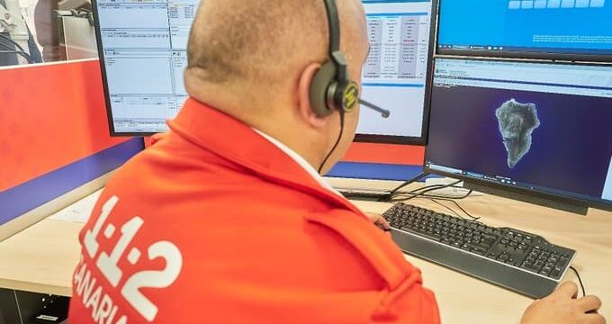 EL VUELCO DE UN VEHÍCULO SE SALDA CON LA CONDUCTORA HERIDA EN SANTA CRUZ DE LA PALMA 21-11-25