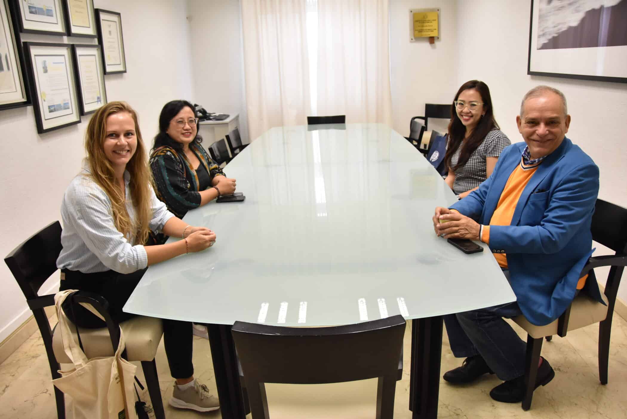 ENCUENTRO-PROFESORAS-BALI (1)