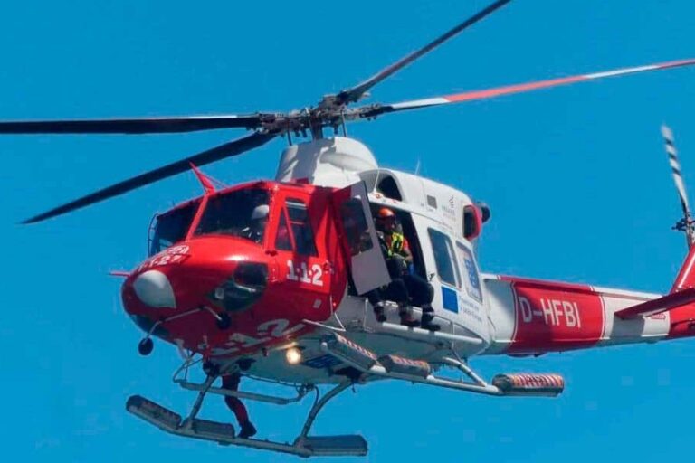 HELICÓPTERO DEL GES-RESCATE EN CUEVA BERMEJO 30-10-25