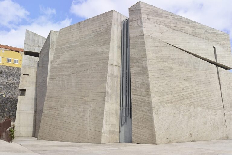 S/E: facade
