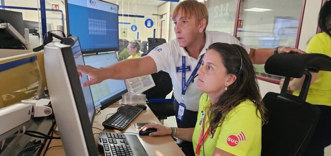 PERSONAL DEL SUC ASISTE A UN CICLISTA HERIDO TRAS SUFRIR UNA CAÍDA EN ARONA 6-11-25