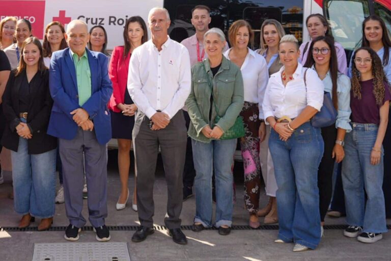 Presentación-Unidad-Móvil-Empleo-Cruz-Roja-Cabildo-Tenerife (5)
