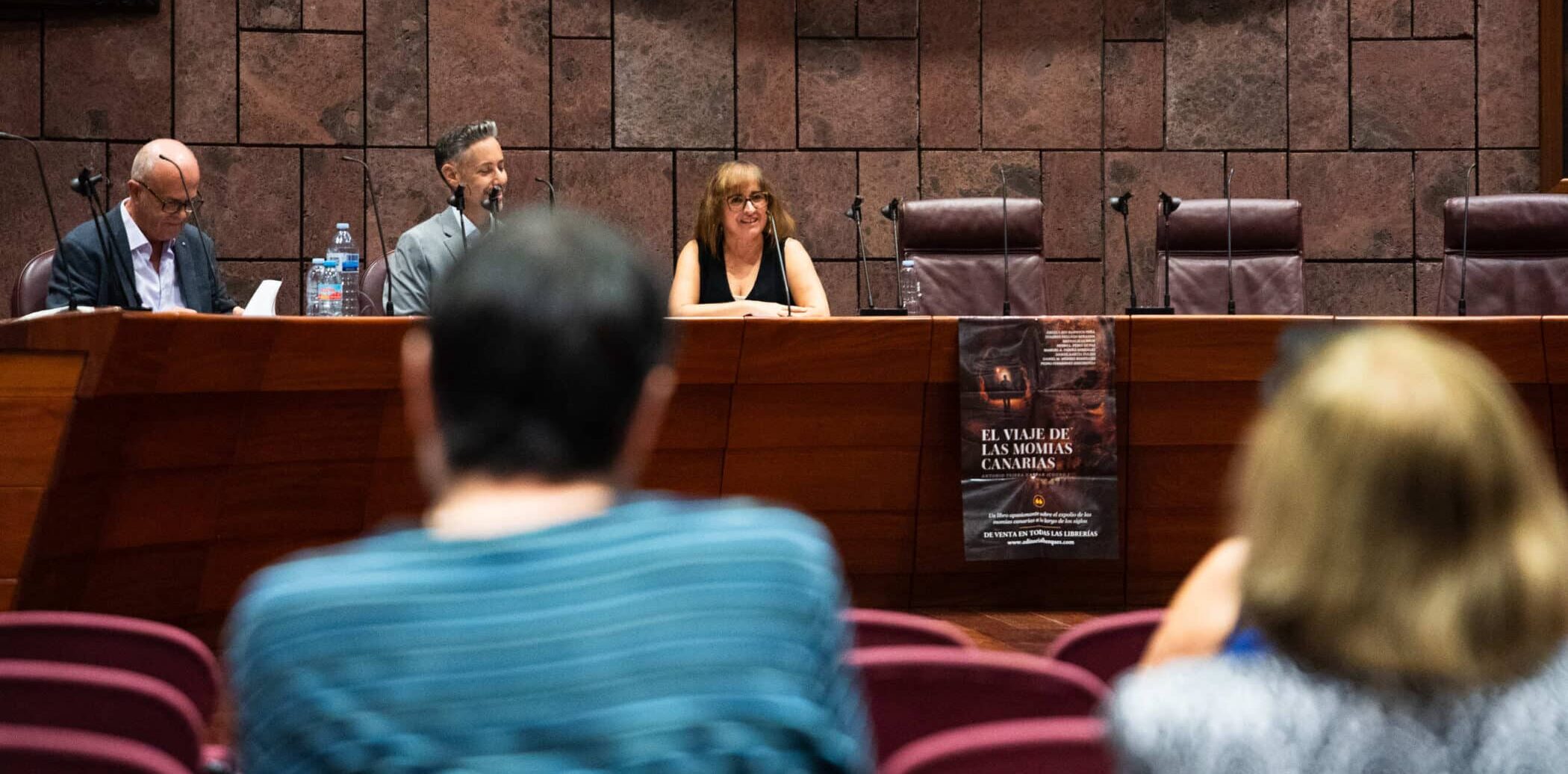 Presentación del libro en el Salón de Plenos del Cabildo