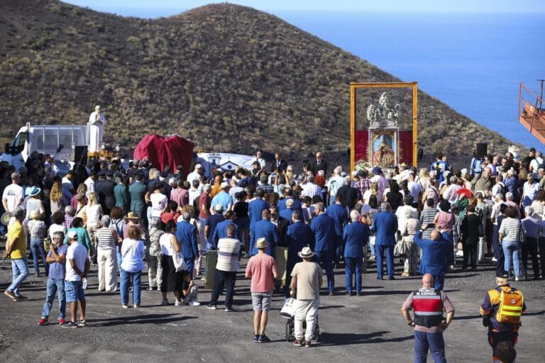 UNA PEREGRINACIÓN SOBRE LA LAVA HASTA TODOQUE-EL PUEBLO QUE SEPULTÓ EL VOLCÁN 1-11-25