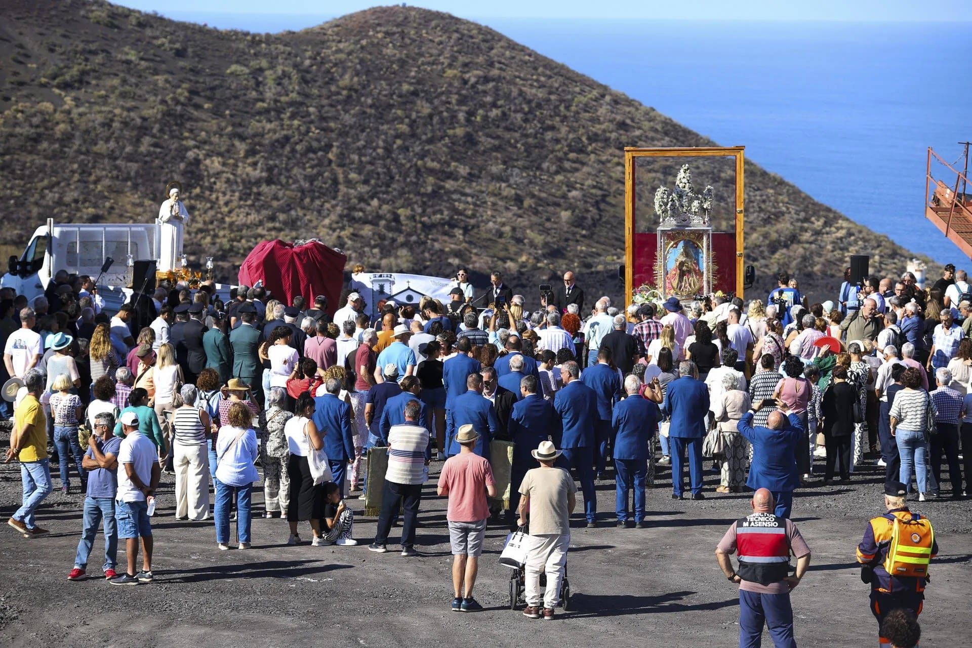 UNA PEREGRINACIÓN SOBRE LA LAVA HASTA TODOQUE-EL PUEBLO QUE SEPULTÓ EL VOLCÁN 1-11-25