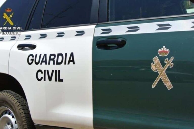 VEHÍCULO DE LA GUARDIA CIVIL-CANDELARIA 11-11-25