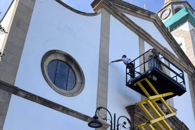091225 Pintado y reforma de fachada del Santuario del Carmen (7)