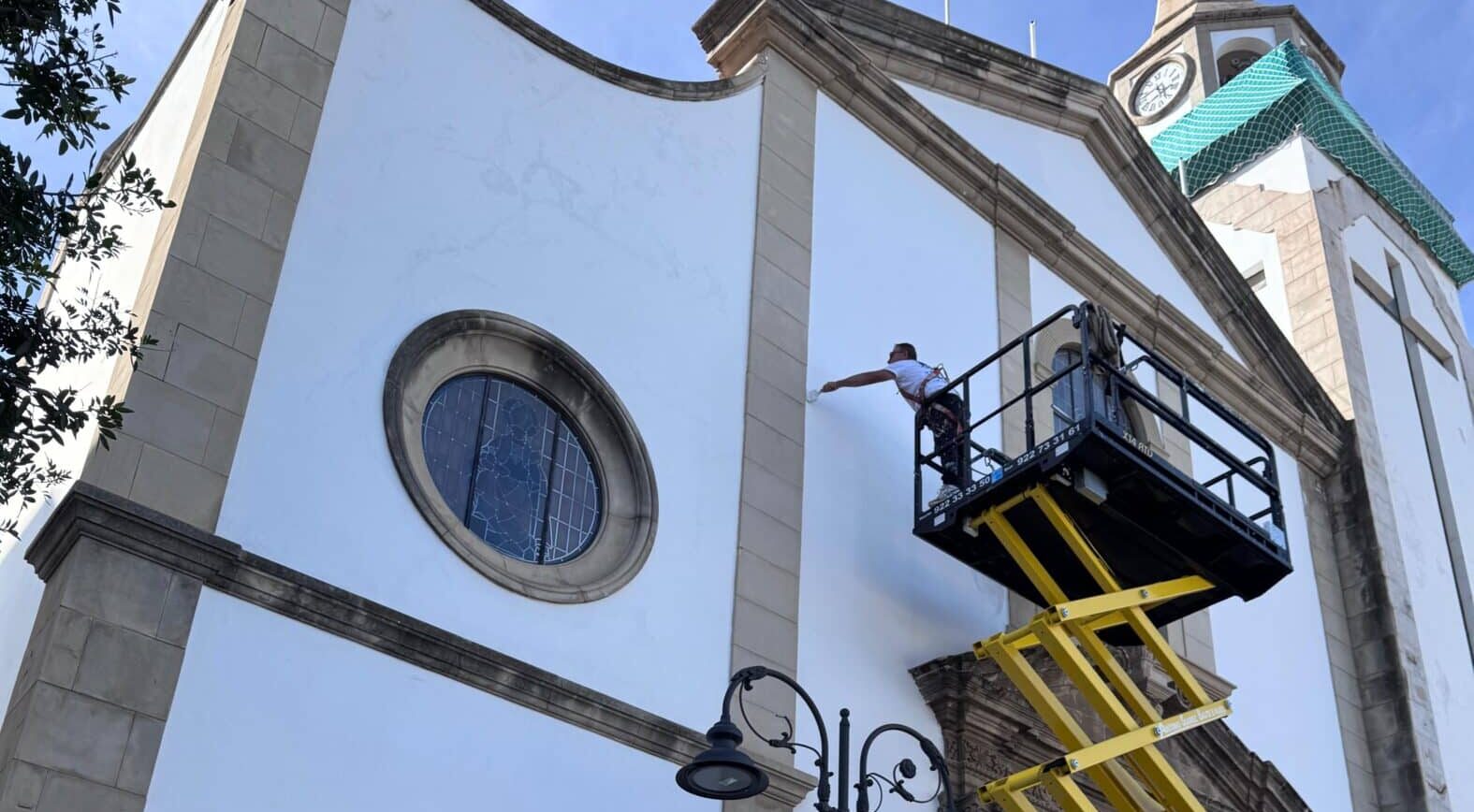 091225 Pintado y reforma de fachada del Santuario del Carmen (7)