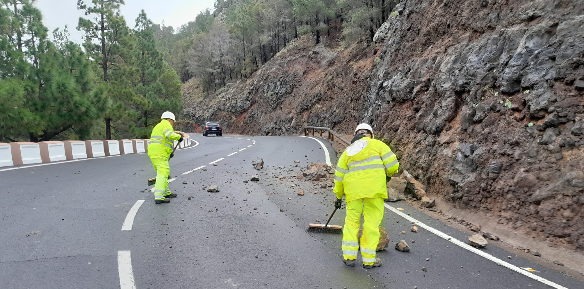 131225 Operativo de mantenimiento de carreteras del Cabildo de La Gomera