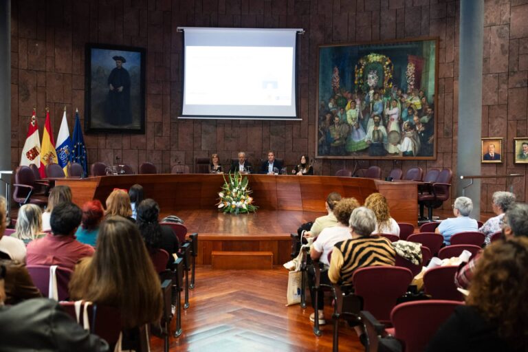 151225 Cabildo y Provivienda presentan la evaluación de impacto de la mejora de la accesibilidad en las viviendas de personas mayores de La Gomera