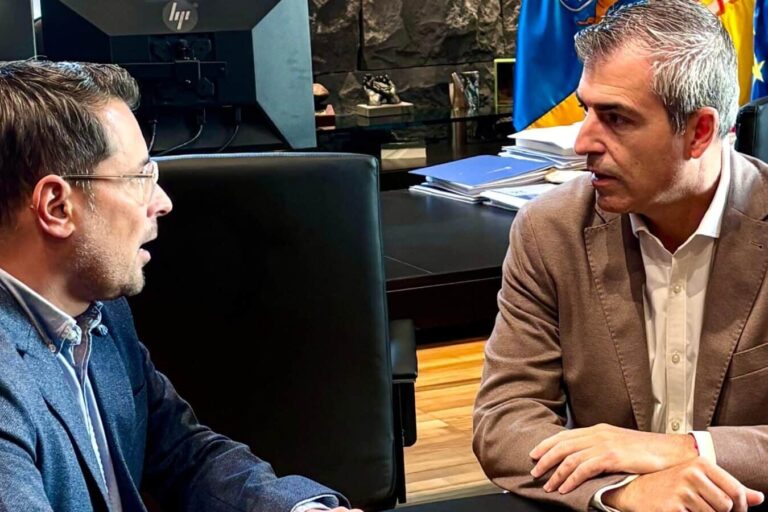 171225 Visita alcalde Los Realejos con vicepresidente Canarias