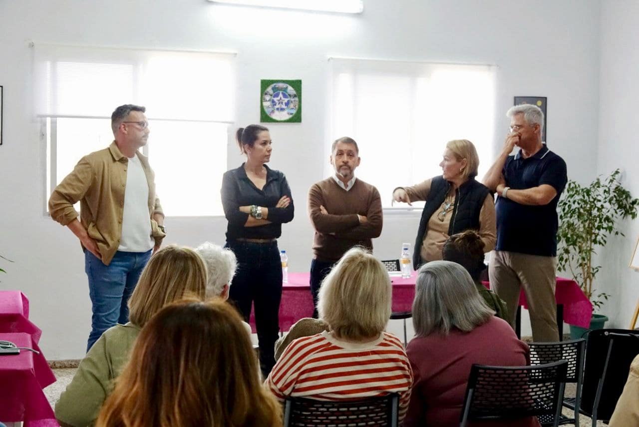 251209 Reuniónn con los vecinos de Las Moraditas de Taco (1)