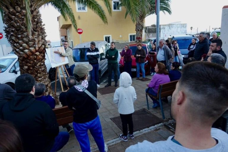 251216 Reunión con residentes en el entorno del solar de La Monja (1)