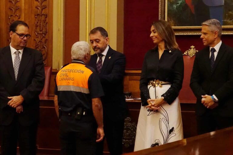 251217 Distinciones a Protección Civil 1