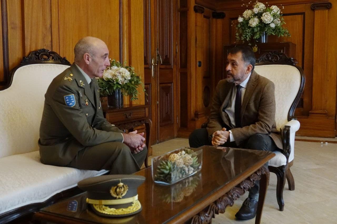 251228 Visita del nuevo general jefe del Estado Mayor en Canarias