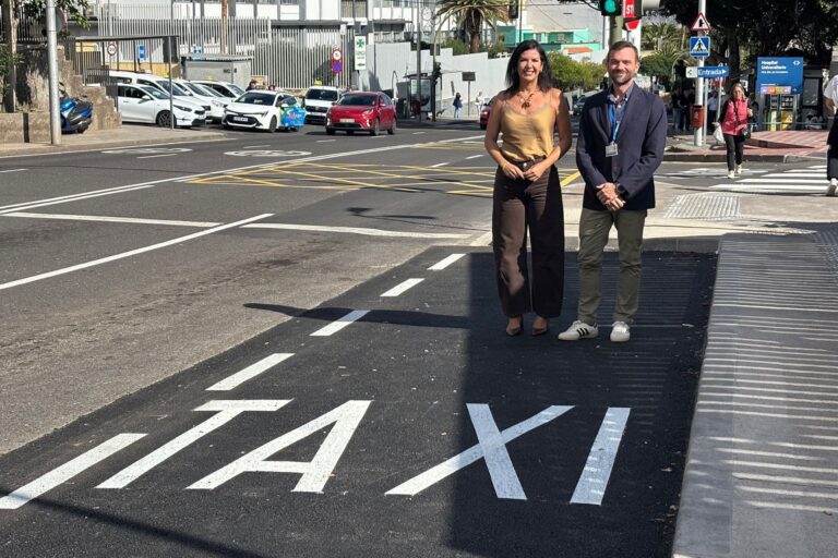 251229 Parada de taxis de La Candelaria