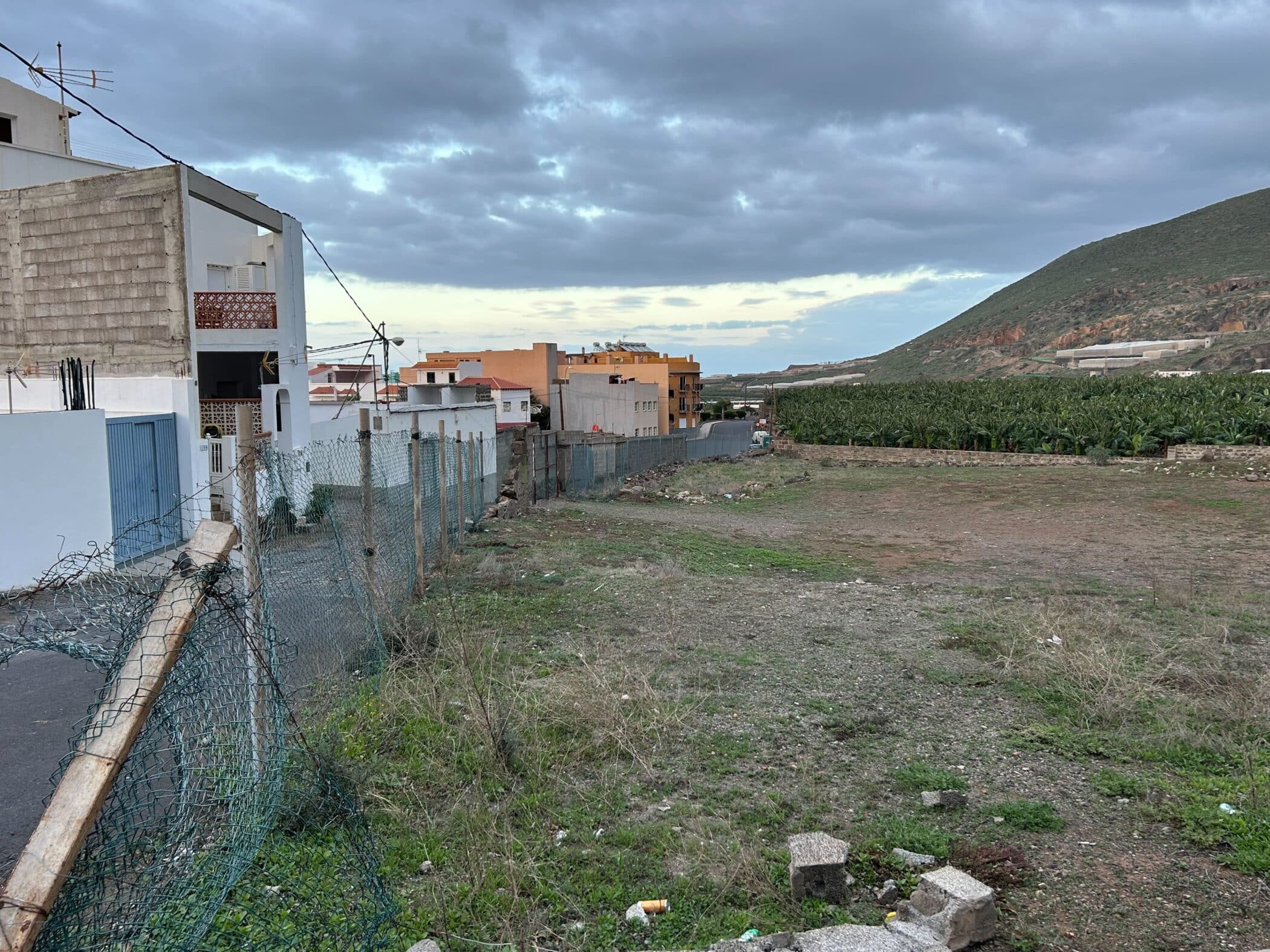 APARCAMIENTO CALLE CLAVELES (3)