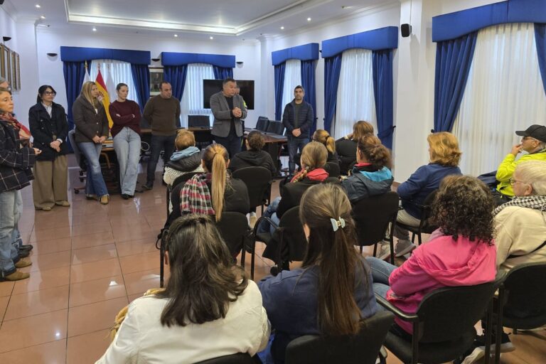 Bienvenida a los nuevos empleados en el Saón de Plenos