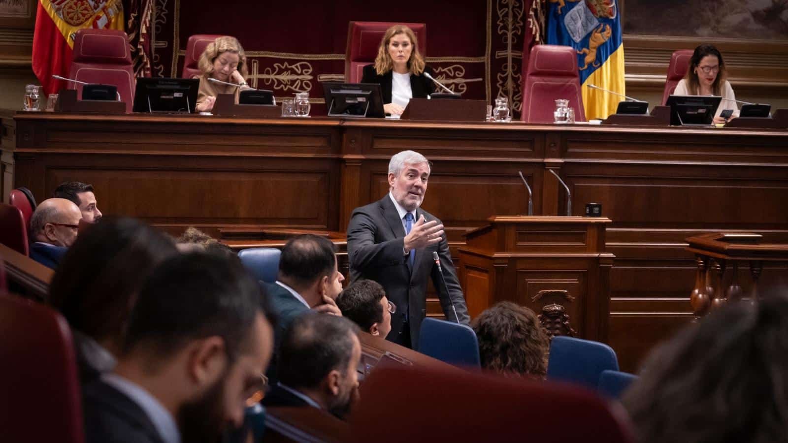 CLAVIJO ASEGURA QUE EL GOBIERNO, CON SUS ACIERTOS Y ERRORES-HA MEJORADO LA SITUACIÓN DE CANARIAS EN 2025 16-12-25