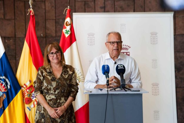 Casimiro Curbelo y Rosa Elena García durante la rueda de prensa de este miércoles (1)