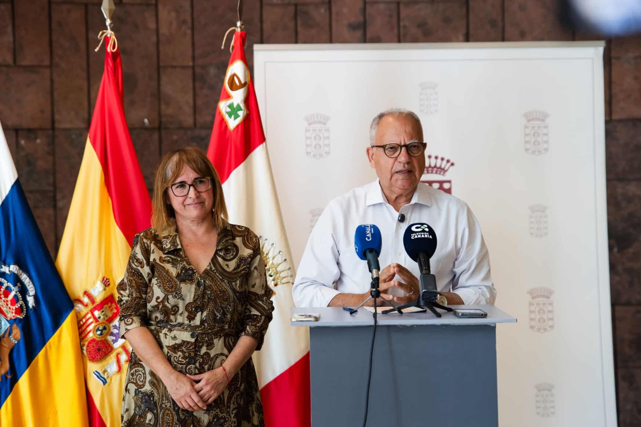 Casimiro Curbelo y Rosa Elena García durante la rueda de prensa de este miércoles (1)