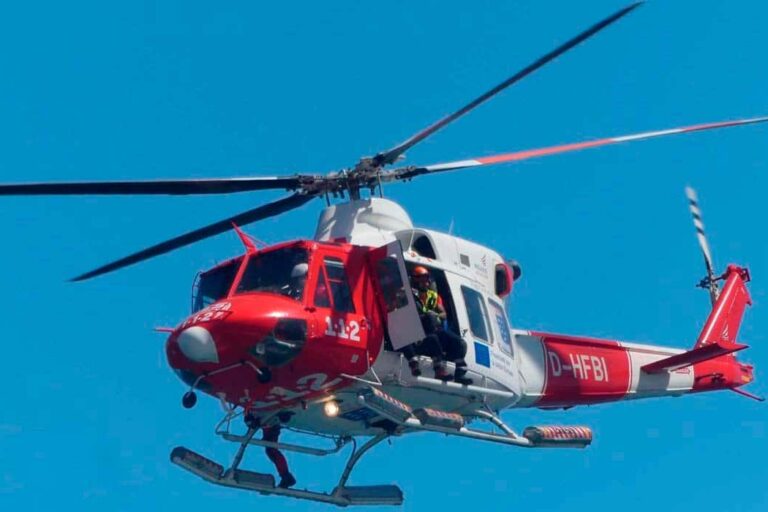 HELICÓPTERO DEL GES-RESCATE EN CUEVA BERMEJO 30-10-25