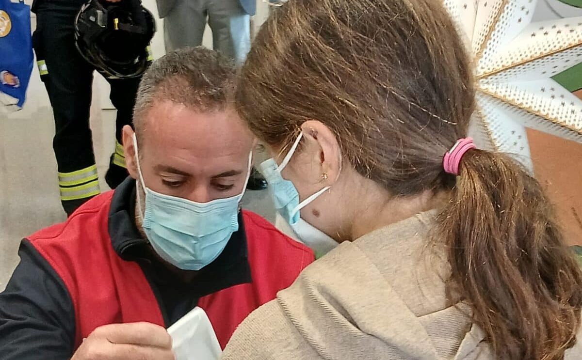 LOS NIÑOS Y NIÑAS DEL HUC-BOMBEROS POR UN DÍA 23-12-25