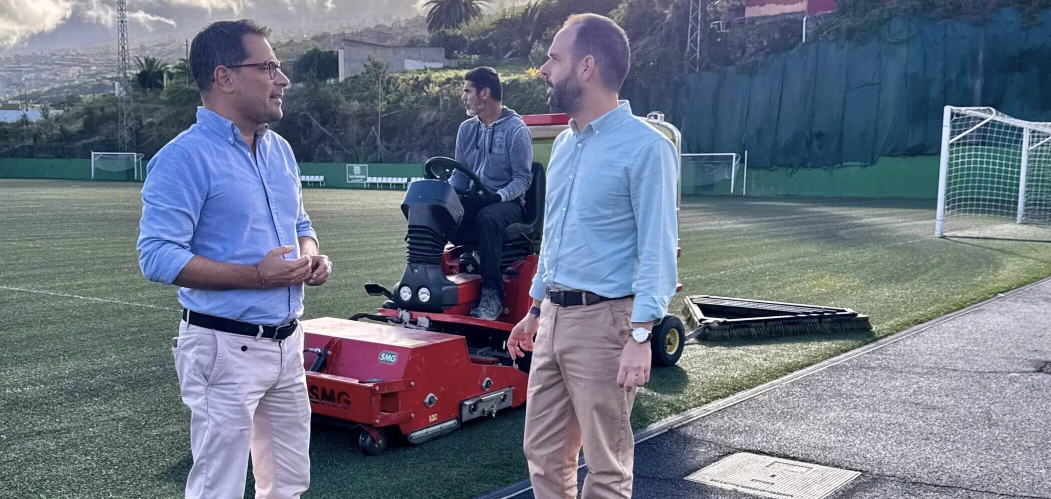 150126 Mantenimiento césped artificial campos de fútbol
