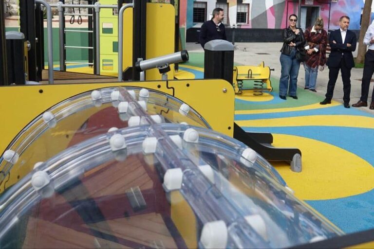 260110 Inauguración reforma del parque infantil de El Rosarito
