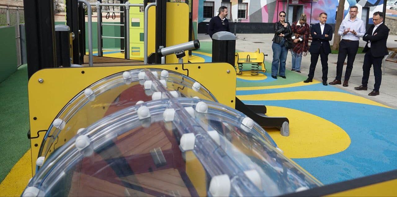 260110 Inauguración reforma del parque infantil de El Rosarito
