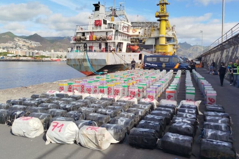 ALIJO INCAUTADO AL BARCO UNITED S-ATRACADO EN EL MUELLE SUR DE SANTA CRUZ 12-1-26