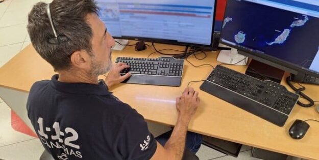 BOMBEROS RESCATAN A UNA SENDERISTA ACCIDENTADA EN YAIZA-LANZAROTE 9-1-26