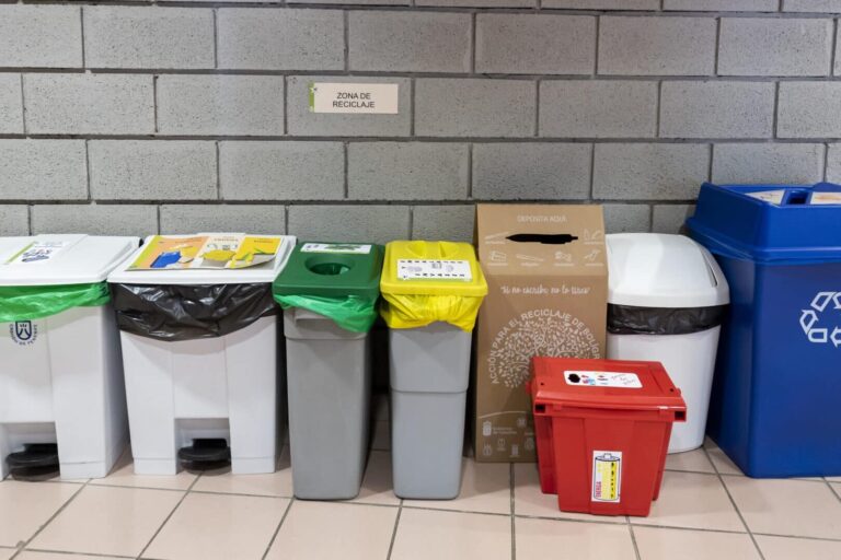 Contenedores del edificio
