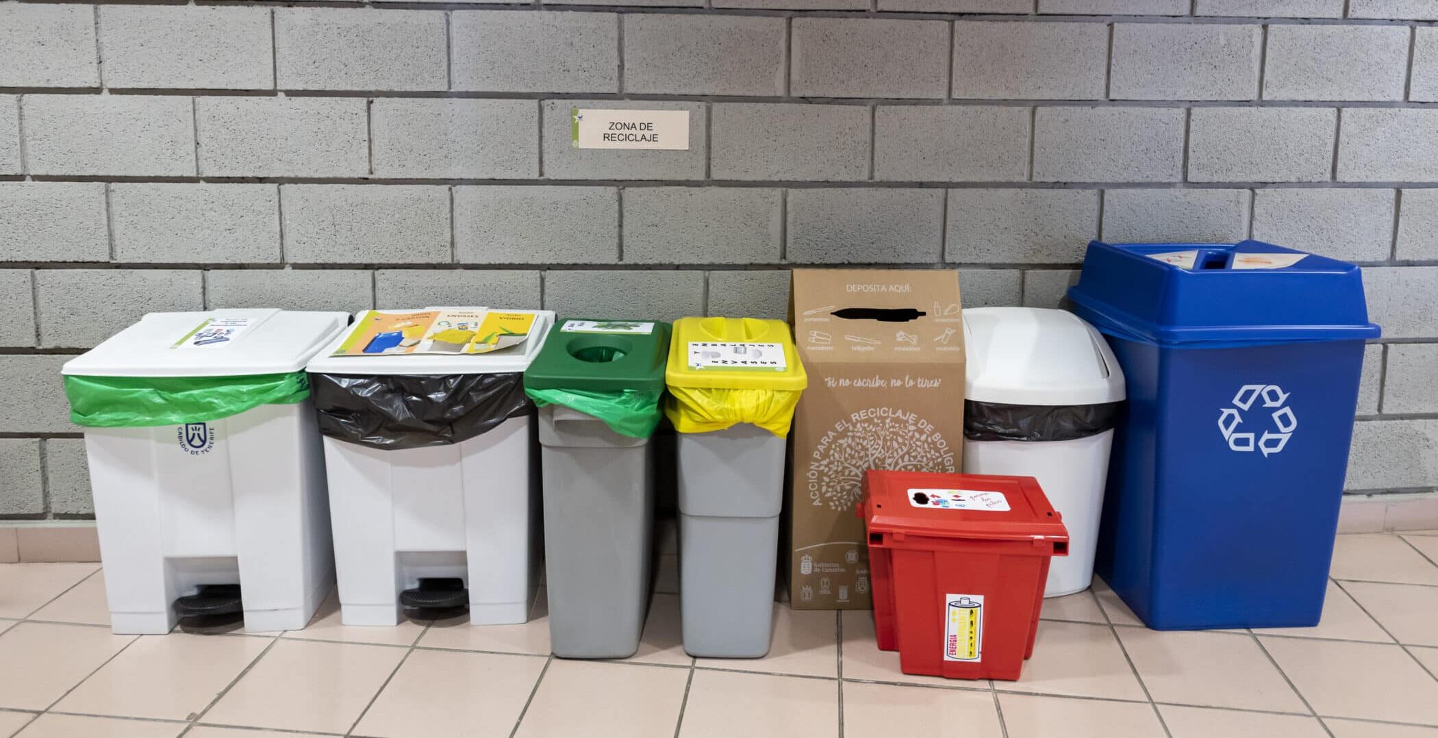 Contenedores del edificio