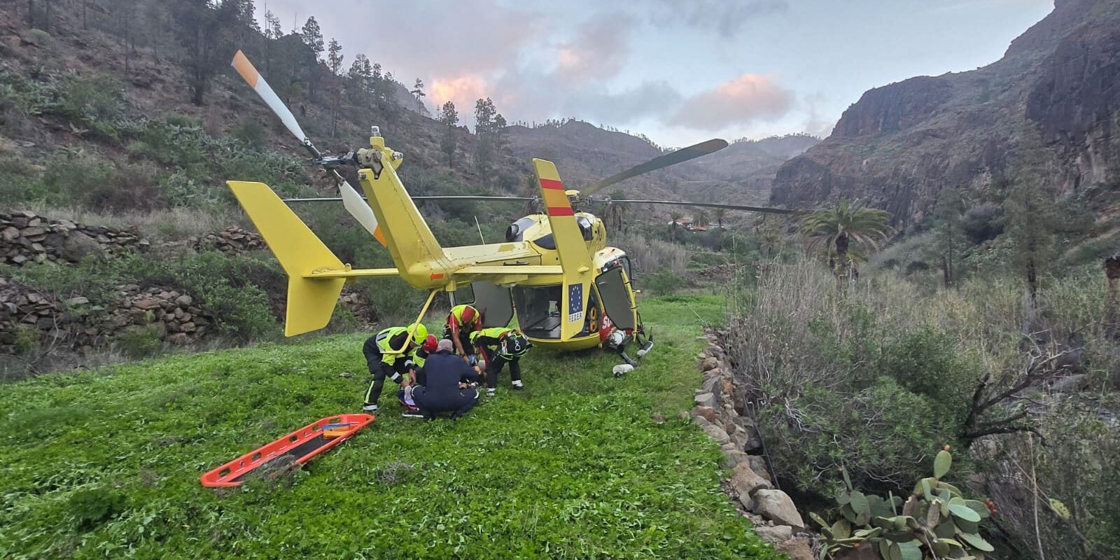 DOS FALLECIDOS Y DOS HERIDAS GRAVES TRAS CAER UN VEHÍCULO EN UNA CHARCA-SAN BARTOLOMÉ DE TIRAJANA2 4-1-26