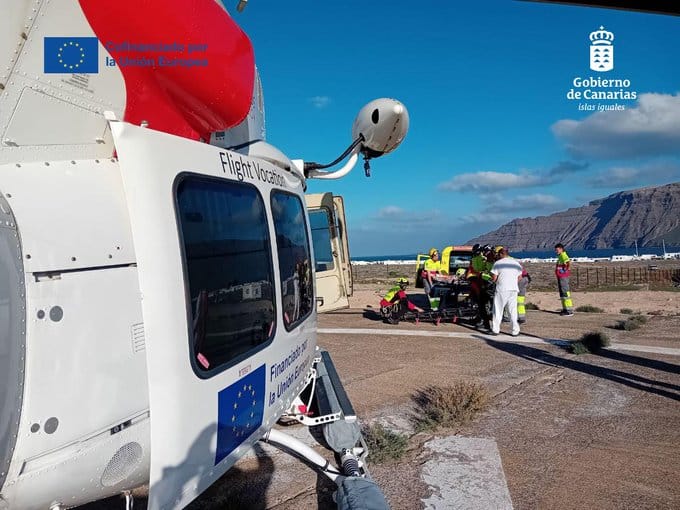 HELICÓPTERO DEL GES EVACÚA A UNA MUJER HERIDA TRAS SUFRIR UNA CAÍDA EN LA GRACIOSA 11-1-26
