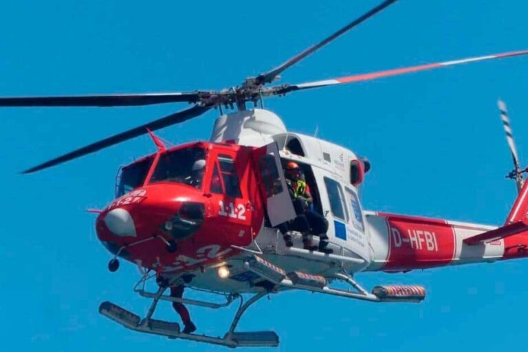 HELICÓPTERO DEL GES-RESCATE EN CUEVA BERMEJO 30-10-25